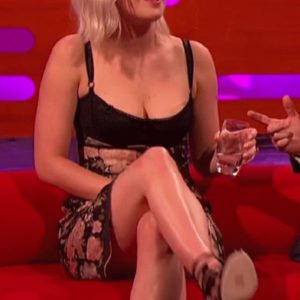Jennifer Lawrence crossing legs on late night show