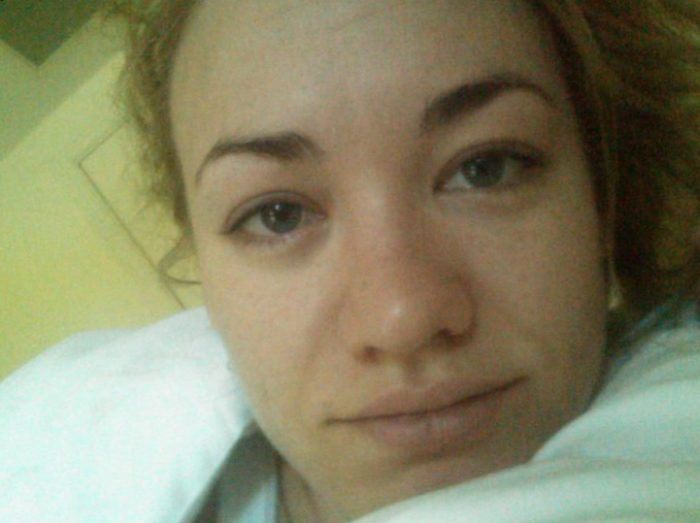 Yvonne Strahovski picture of face in bed