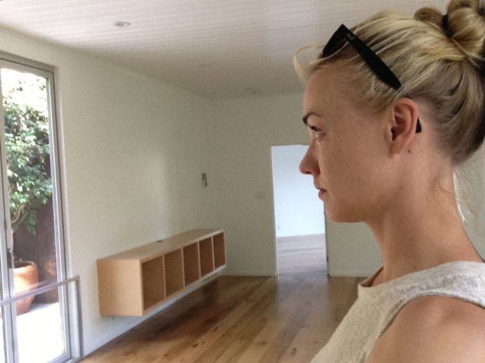 Yvonne Strahovski picture of side profile in living room